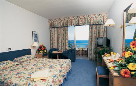 Golden Coast Beach Hotel Luxury Accommodation