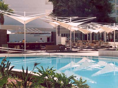 Hilton Park Nicosia-Sorrendo Pool Bar 