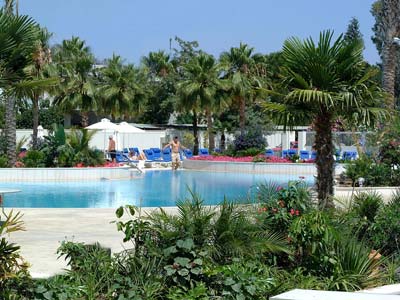 Hilton Park Nicosia-Swimming Pool