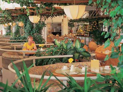 Palm Beach Hotel & Bungalows - Coffee Shop