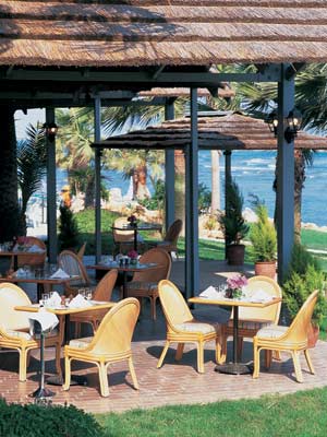 Palm Beach Hotel & Bungalows - Seabreeze Tavern