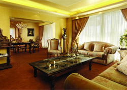 Ruby Red Regal Hotel - Presidential Suite