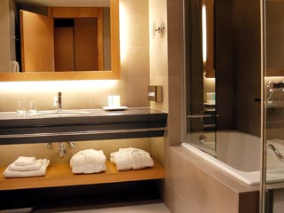 Les Lazaristes Hotel Bathroom