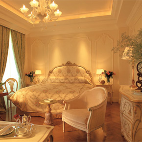 Luxury Hotels in Athens
