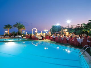 Adonis Grand Hotel-Swimming Pool