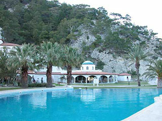 Kiris Hotel Exterior Pool