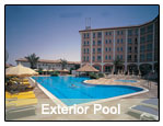 Metropolitan Hotel Exterior Pool
